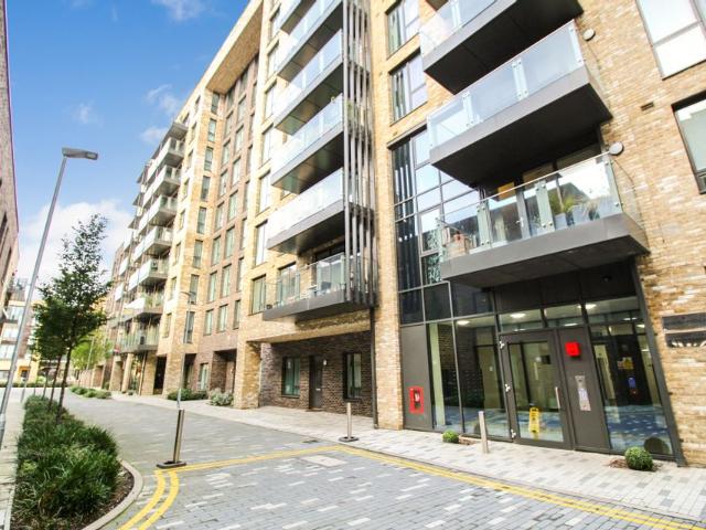 apartment for rent in Lamington Heights, E14 6TR