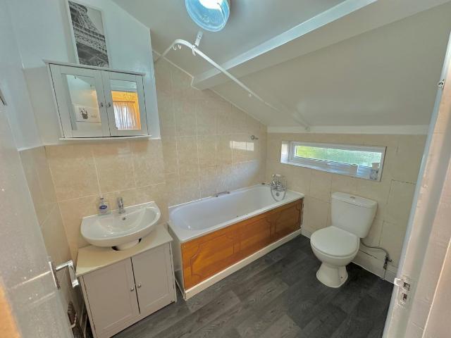 Apartment for rent in Lea Bridge Road, E17 9DS