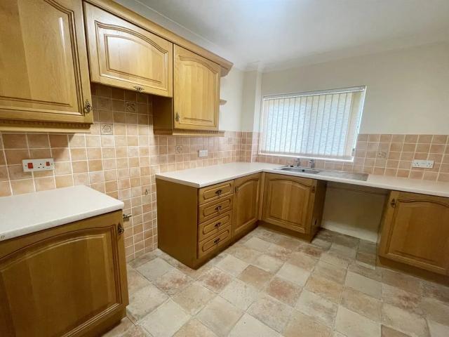 apartment for rent in Lee Court Ferndown BH22 8HF