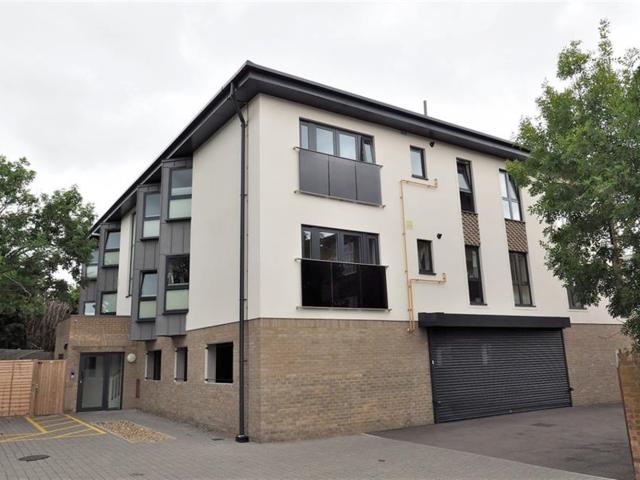 apartment for rent in Lesley Court, High Road, Loughton, IG10