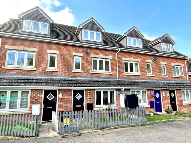 apartment for rent in Little Hackets, Havant