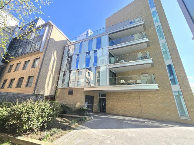 apartment for rent in Lux Apartment, London, SW18