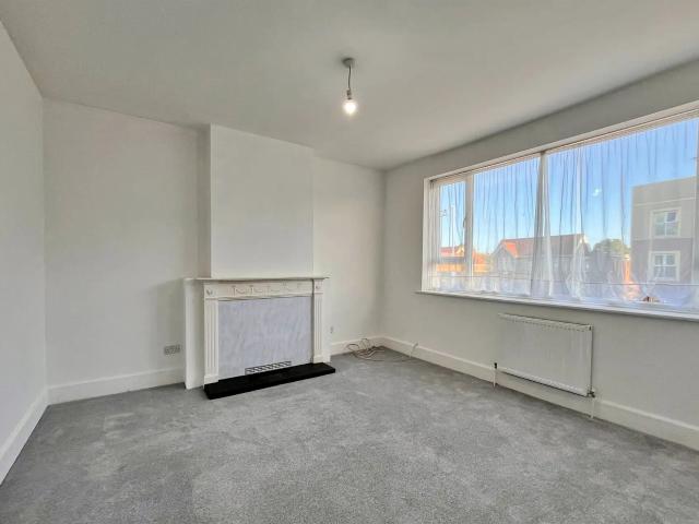 apartment for rent in Lymington Road Highcliffe BH23 5HE