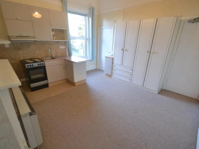 apartment for rent in Mount Road, Parkstone Poole BH14 0QW
