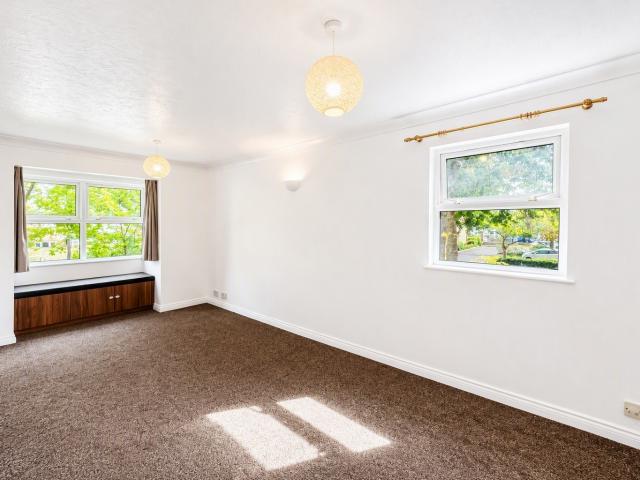apartment for rent in Monmouth Close