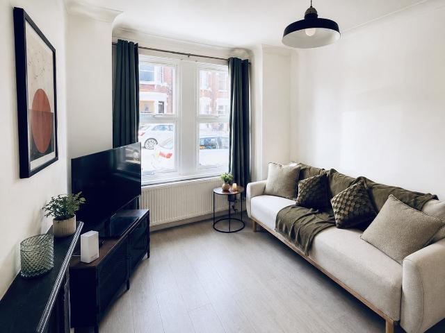 apartment for rent in Morgan Road, Bromley, BR1