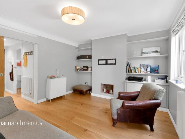 apartment for rent in Mortlake High Street, London, London