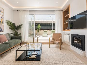 Bright penthouse with terrace in Goya
