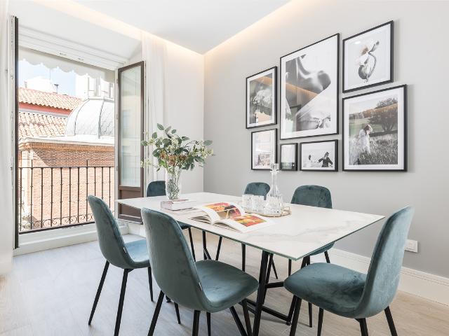 Bright apartment with 2 bedrooms in historic neighborhood