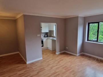 apartment for rent in Mahon Court, G69 0QF