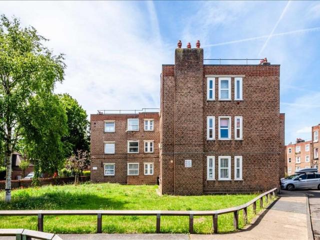 apartment for rent in Mapledene Road, E8 3LN