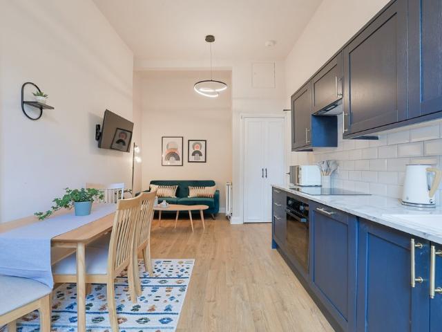 apartment for rent in Marchmont Road, Edinburgh EH9 1HB