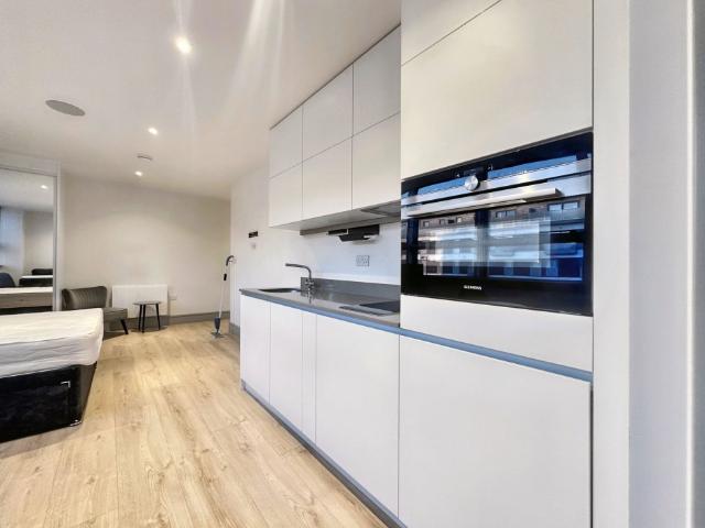 apartment for rent in Market Square, Mercantile House, UB8