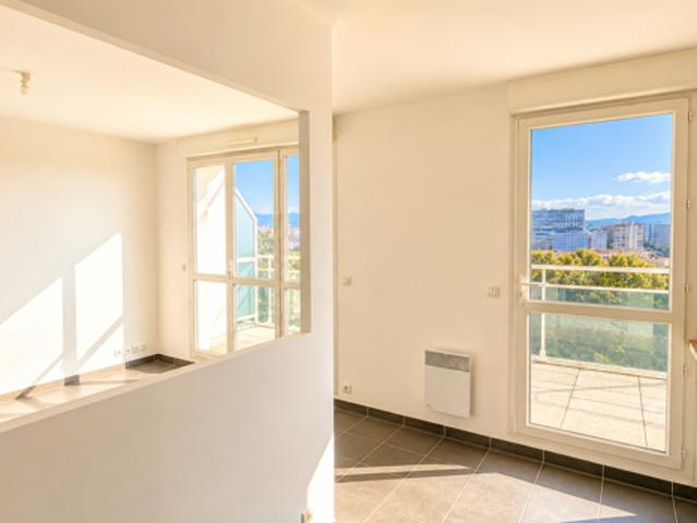 apartment for rent in MARSEILLE 6EME