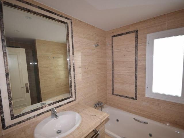 Apartment For Rent in Milla De Oro Sierra Blanca, Marbella