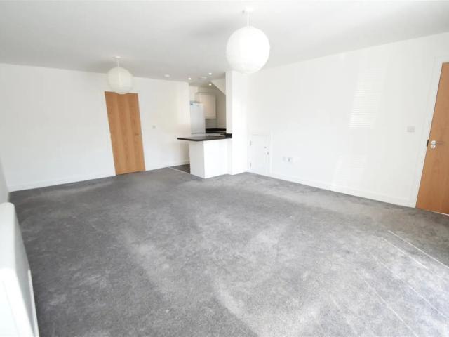 apartment for rent in Millbrook Road East Southampton SO15 1AH