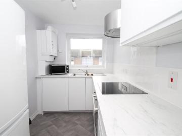 apartment for rent in Mintern Close, N13 5SY