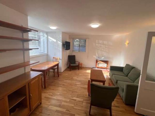 Apartment for rent in Norland, London