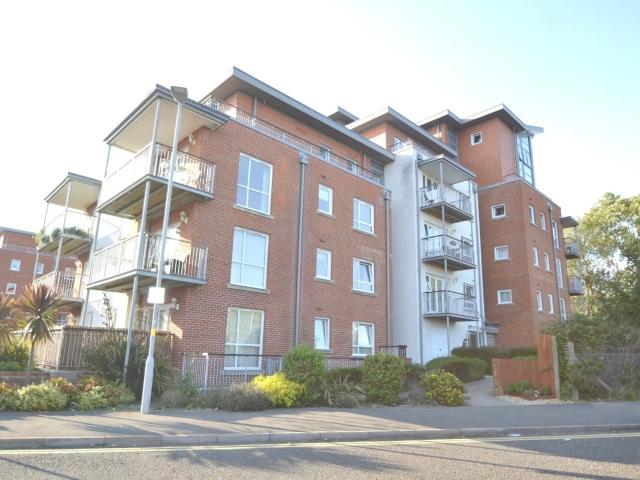 apartment for rent in Newfoundland Drive Poole BH15 1YE