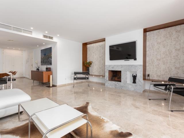 Apartment for rent in Nueva Andalucía Centro, Marbella, Málaga