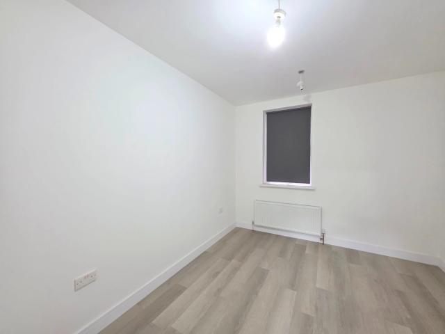 apartment for rent in Studio Front Ground Floor, Howard Road, Cricklewood, London, NW2