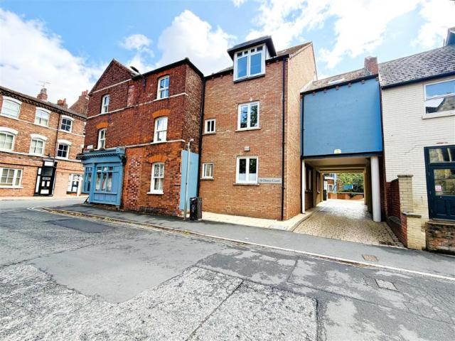 apartment for rent in St. Denys Road, York