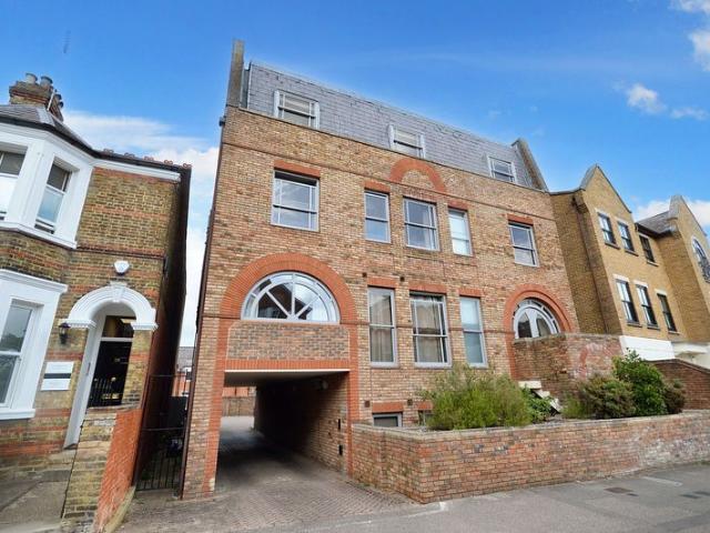 apartment for rent in St. Leonards Road, Windsor, SL4