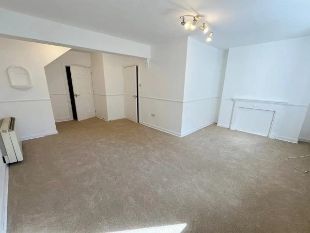 apartment for rent in St Swithuns Road Bournemouth BH1 3RG