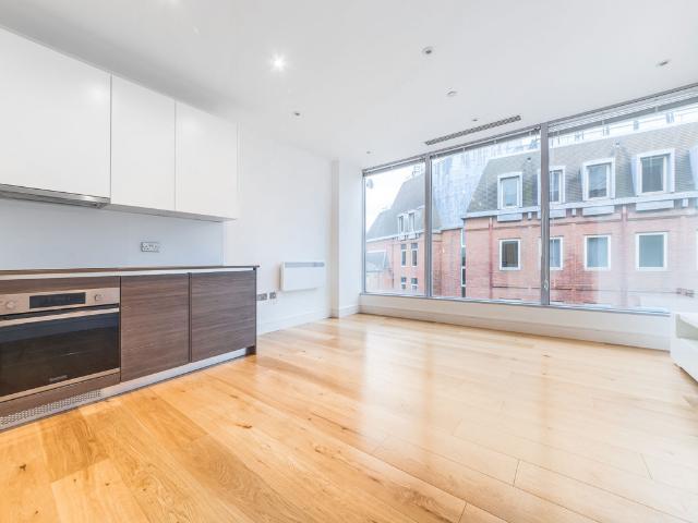 apartment for rent in Staines Road, Hounslow