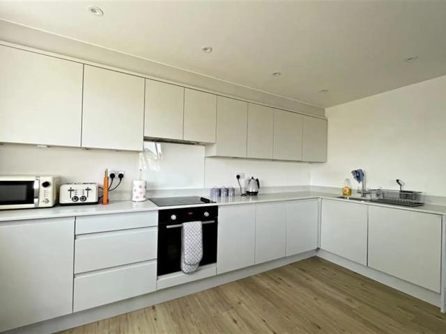 apartment for rent in Statum Bournemouth BH1 1AY