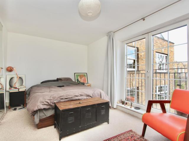 apartment for rent in Stoke Newington Road, N16