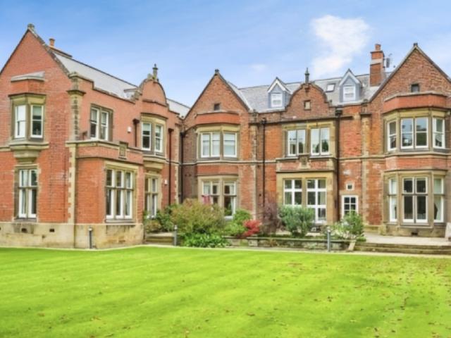 apartment for rent in Strathalyn, Wrexham, LL12