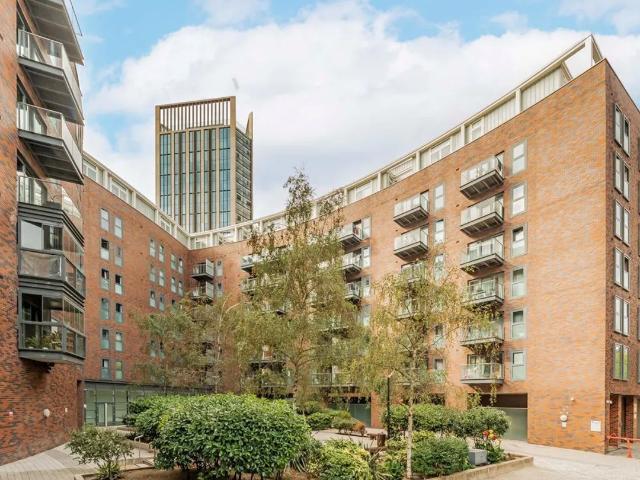 apartment for rent in Surrey Quays Road, London, SE16 7AQ