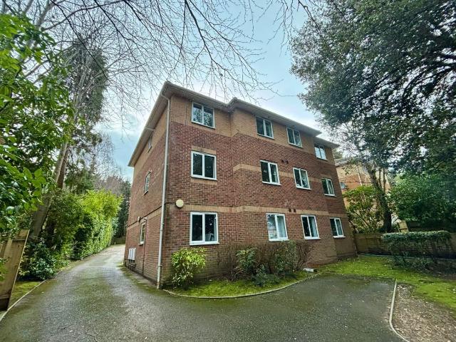 apartment for rent in Surrey Road, Poole