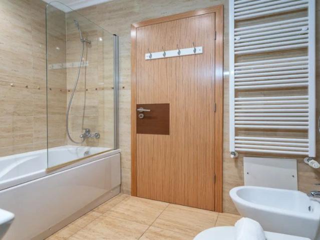 Apartment for rent in Portimao, 4 bedroom, no smoking or pets