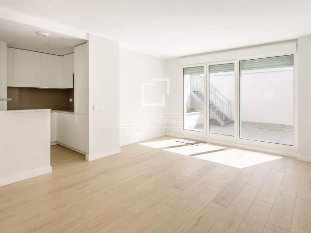Apartment for rent in Pacífico, Madrid city, Madrid
