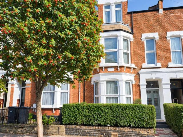 apartment for rent in Park Avenue, Palmers Green, N13