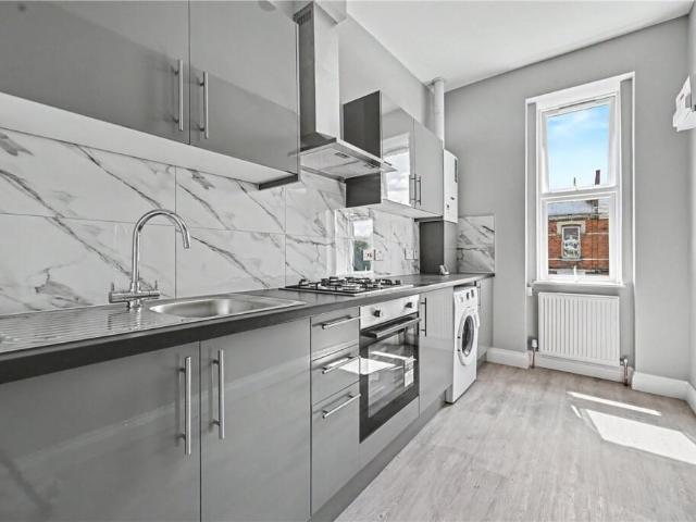 apartment for rent in Park Parade, NW10 4JG