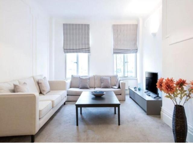 apartment for rent in Park Road, NW8 7HY