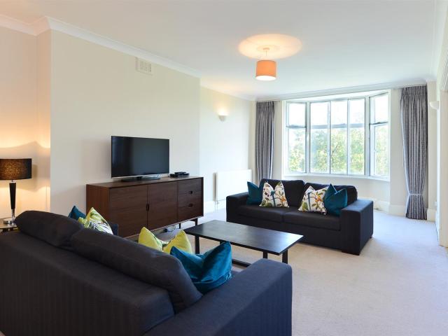 Apartment for rent in Park Road, Regents Park, London, NW8