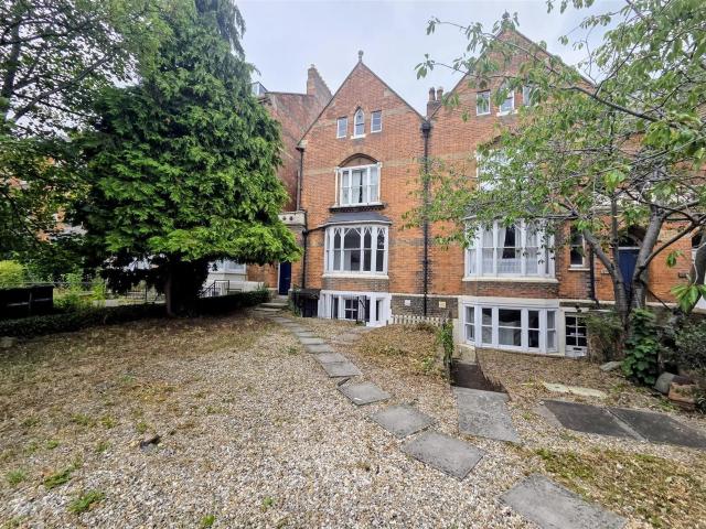 Apartment for rent in Park Street, Taunton