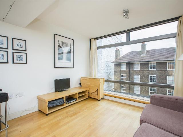 Apartment for rent in Parliament View Apartments, 1 Albert Embankment, Vauxhall, London, SE1