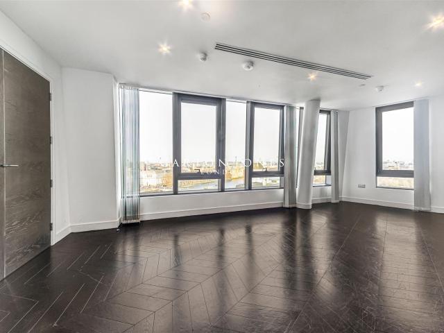 Apartment for rent in Parliament House, 81 Black Prince Road, Vauxhall, London, SE1