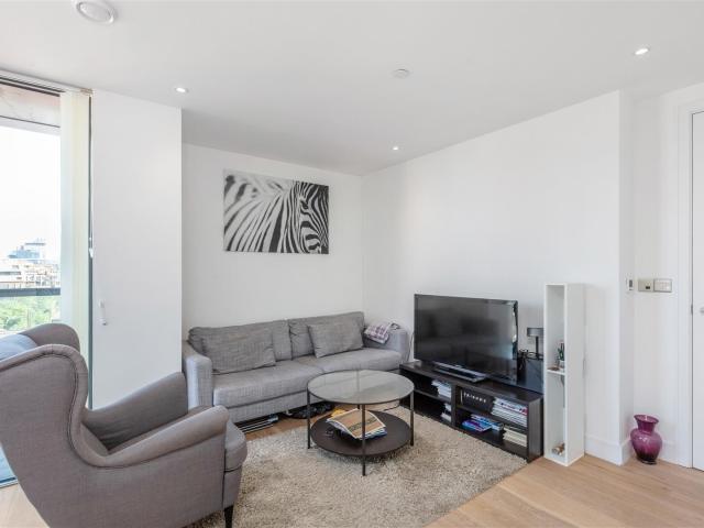 Apartment for rent in Parliament House, 81 Black Prince Road, Vauxhall, London, SE1
