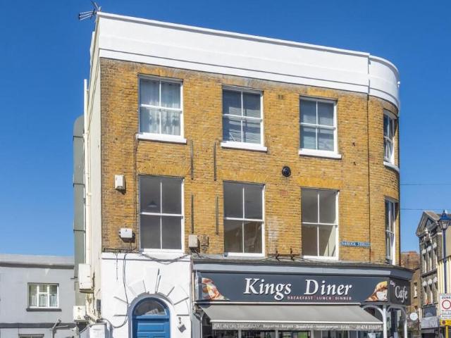 apartment for rent in Parrock Street, DA12 1EW