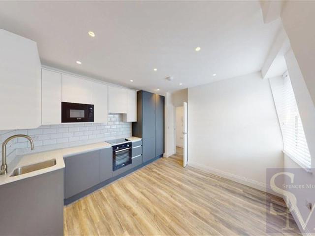 apartment for rent in Platinum House, High Road, South Woodford, E18