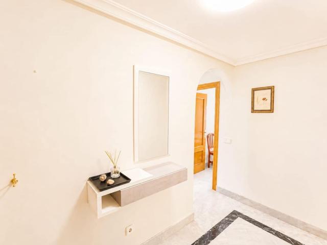 Apartment for rent in Playa Bajadilla Puertos, Marbella, Málaga