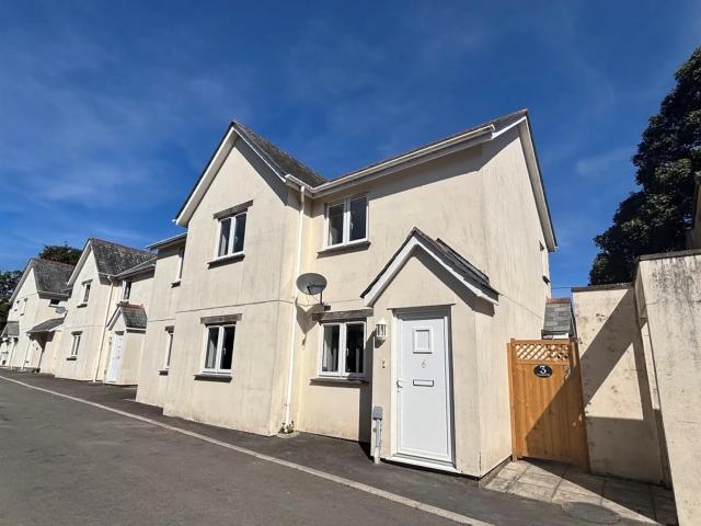 Apartment for rent in Priory Yard