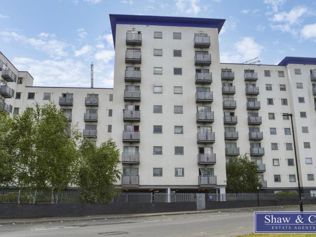 apartment for rent in Prince Regent Road, TW3 1QH