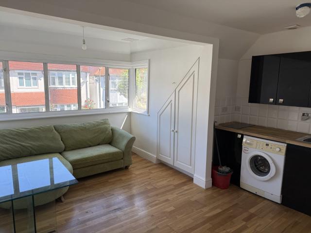 apartment for rent in Property, NW11 0LP